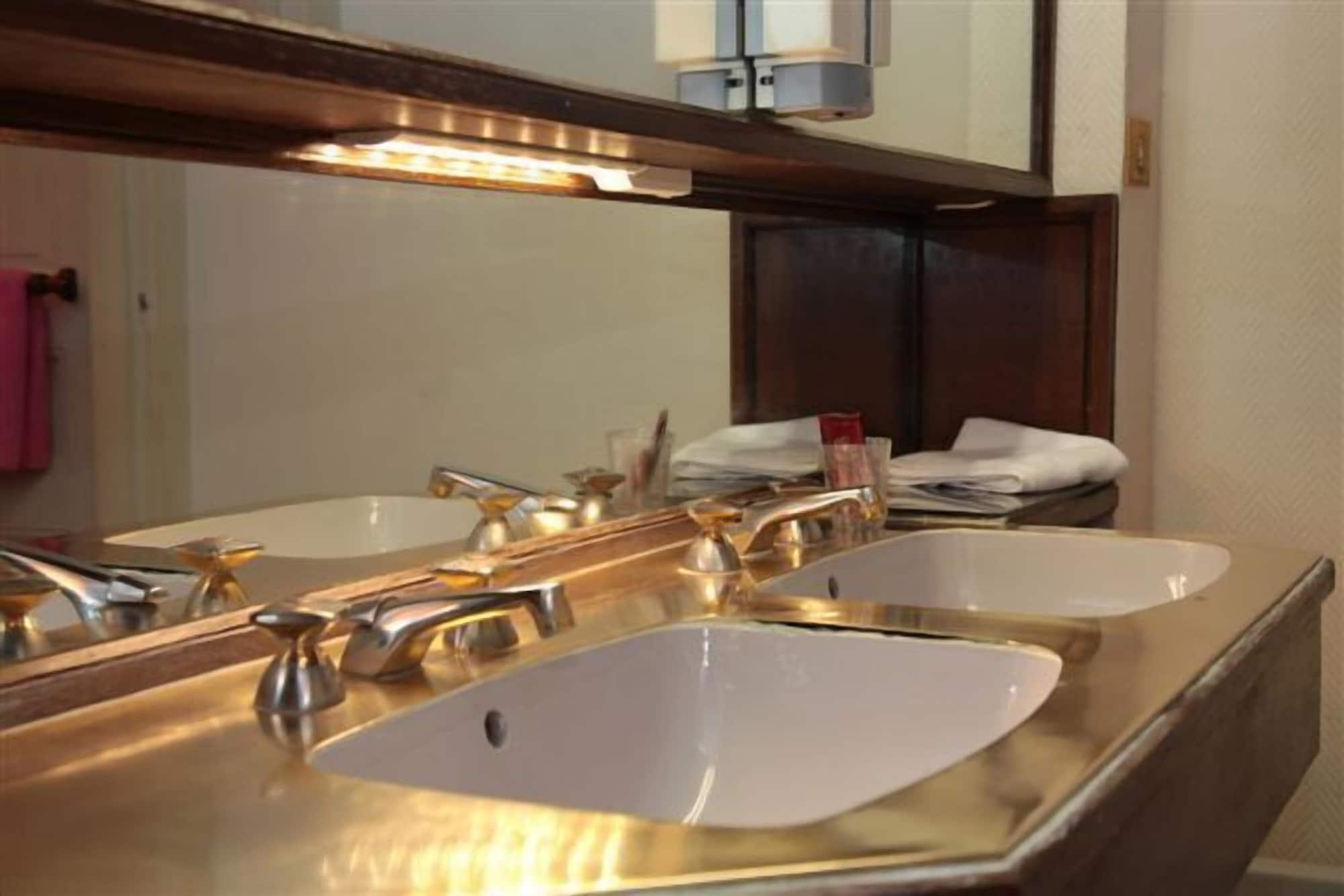 Cit'Hotel Marie Stuart La Roche-sur-Yon Ngoại thất bức ảnh